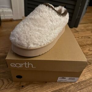 Earth Cream Faux-Shearling Slip-On Mule with Brown Trim